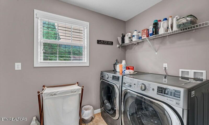 1609 Dempsey Road Knoxville, TN 37932 - Photo 23 of 25 Laundry Room
