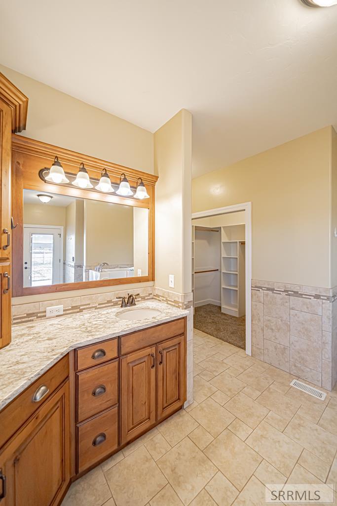 3867 East 49th North Idaho Falls, ID 83401 - Photo 32 of 84 Bath 2