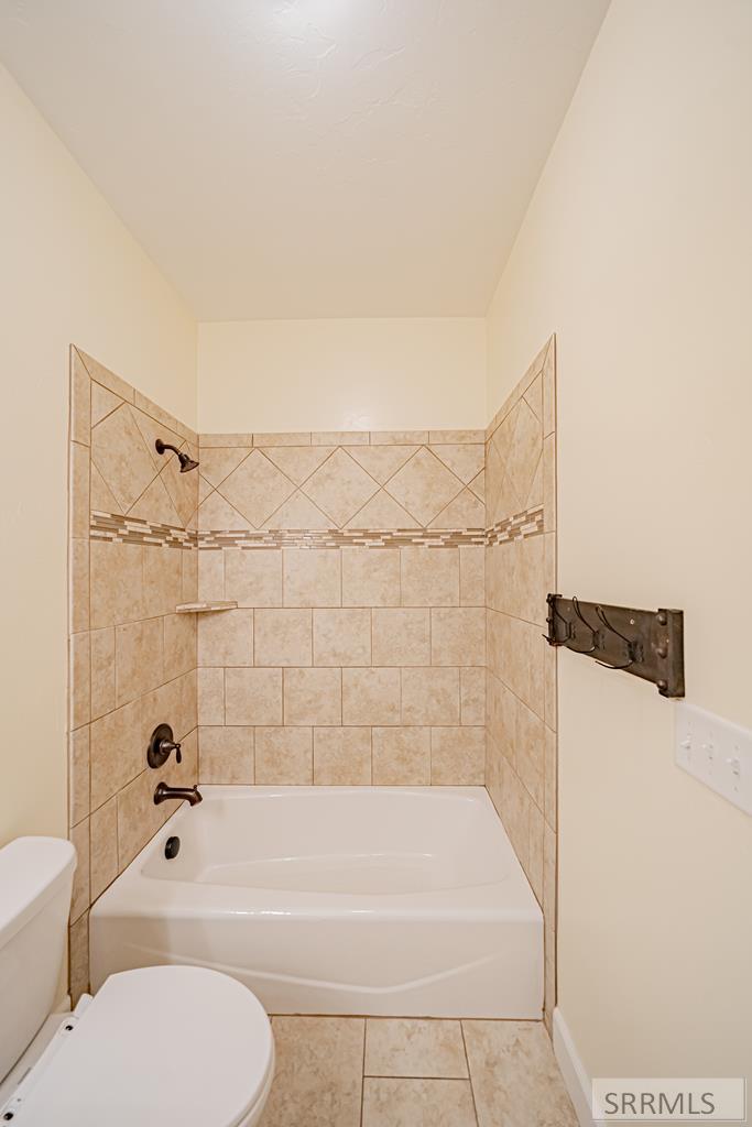 3867 East 49th North Idaho Falls, ID 83401 - Photo 41 of 84 Bath 3