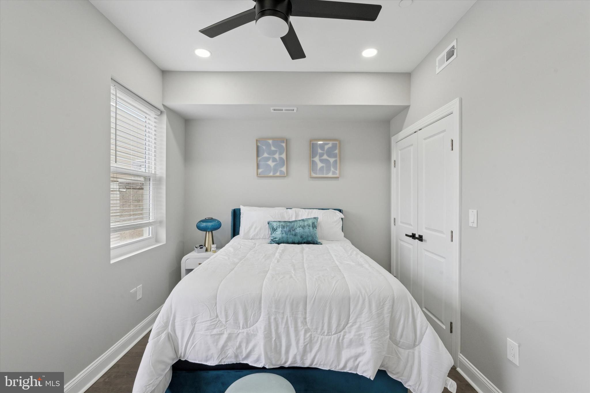 2248 Earp Street Philadelphia, PA 19146 - Photo 13 of 34