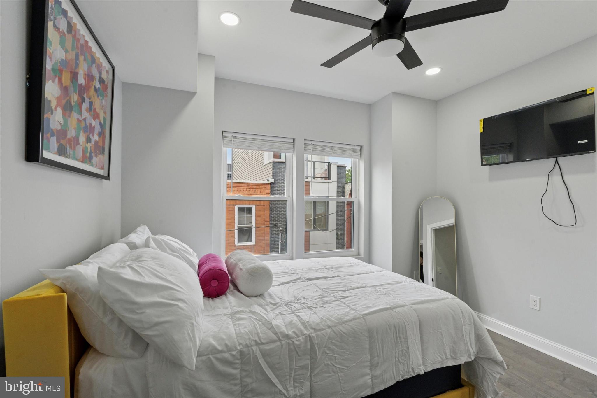 2248 Earp Street Philadelphia, PA 19146 - Photo 15 of 34