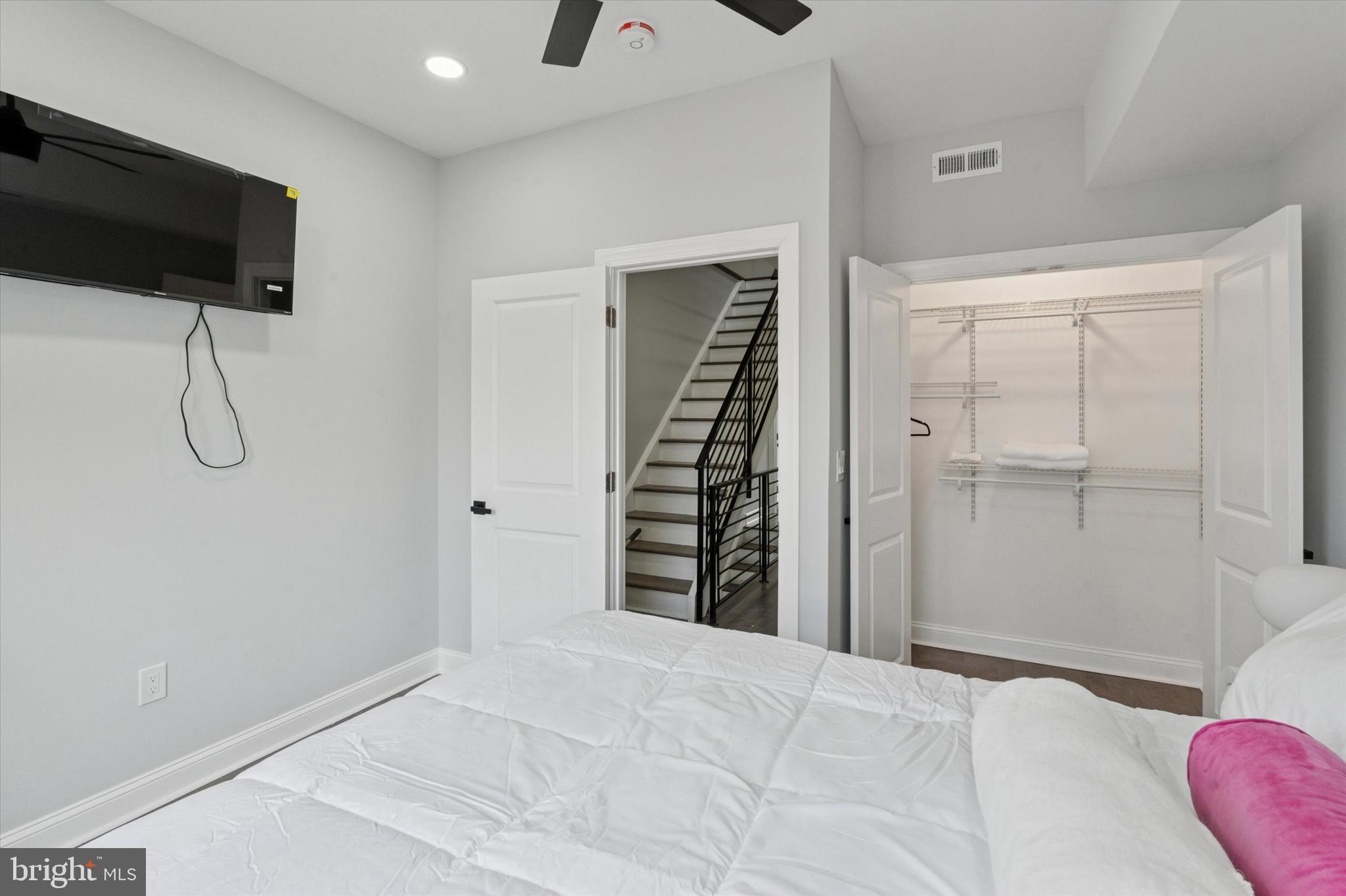 2248 Earp Street Philadelphia, PA 19146 - Photo 17 of 34