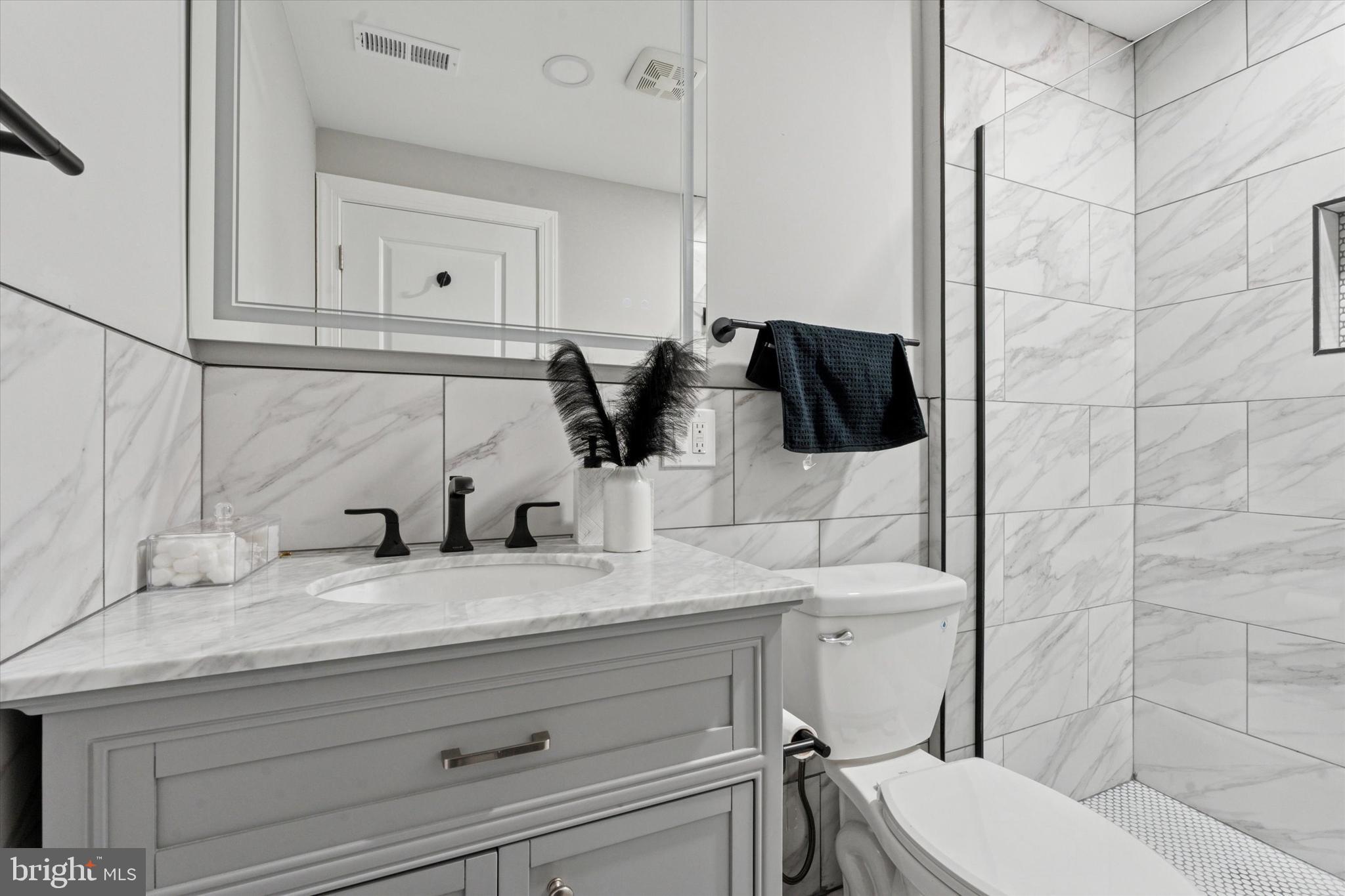 2248 Earp Street Philadelphia, PA 19146 - Photo 18 of 34