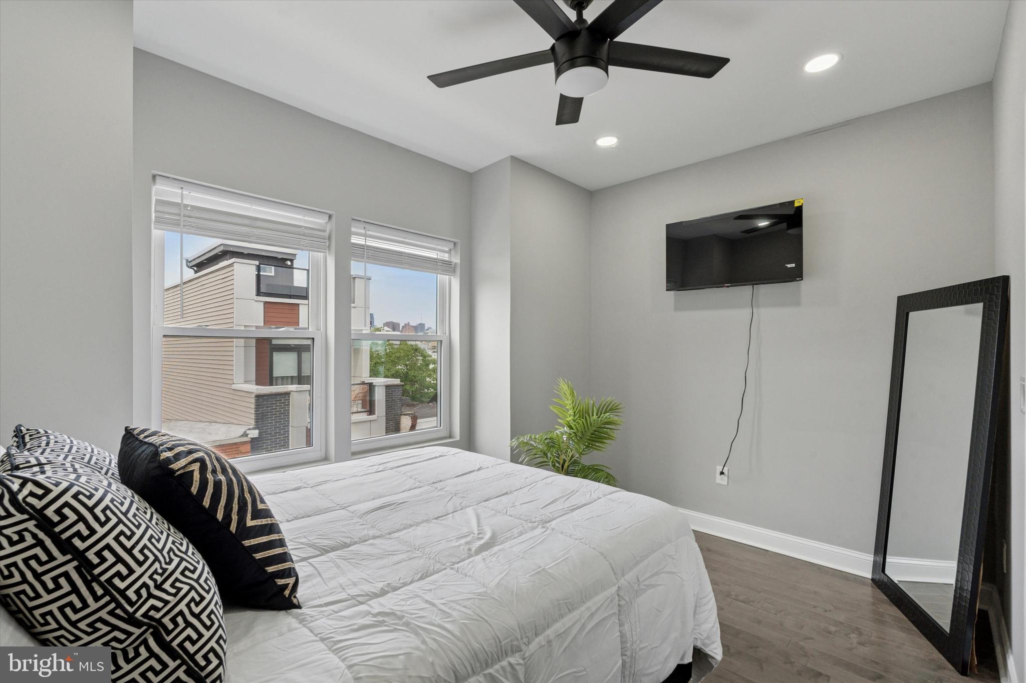 2248 Earp Street Philadelphia, PA 19146 - Photo 20 of 34