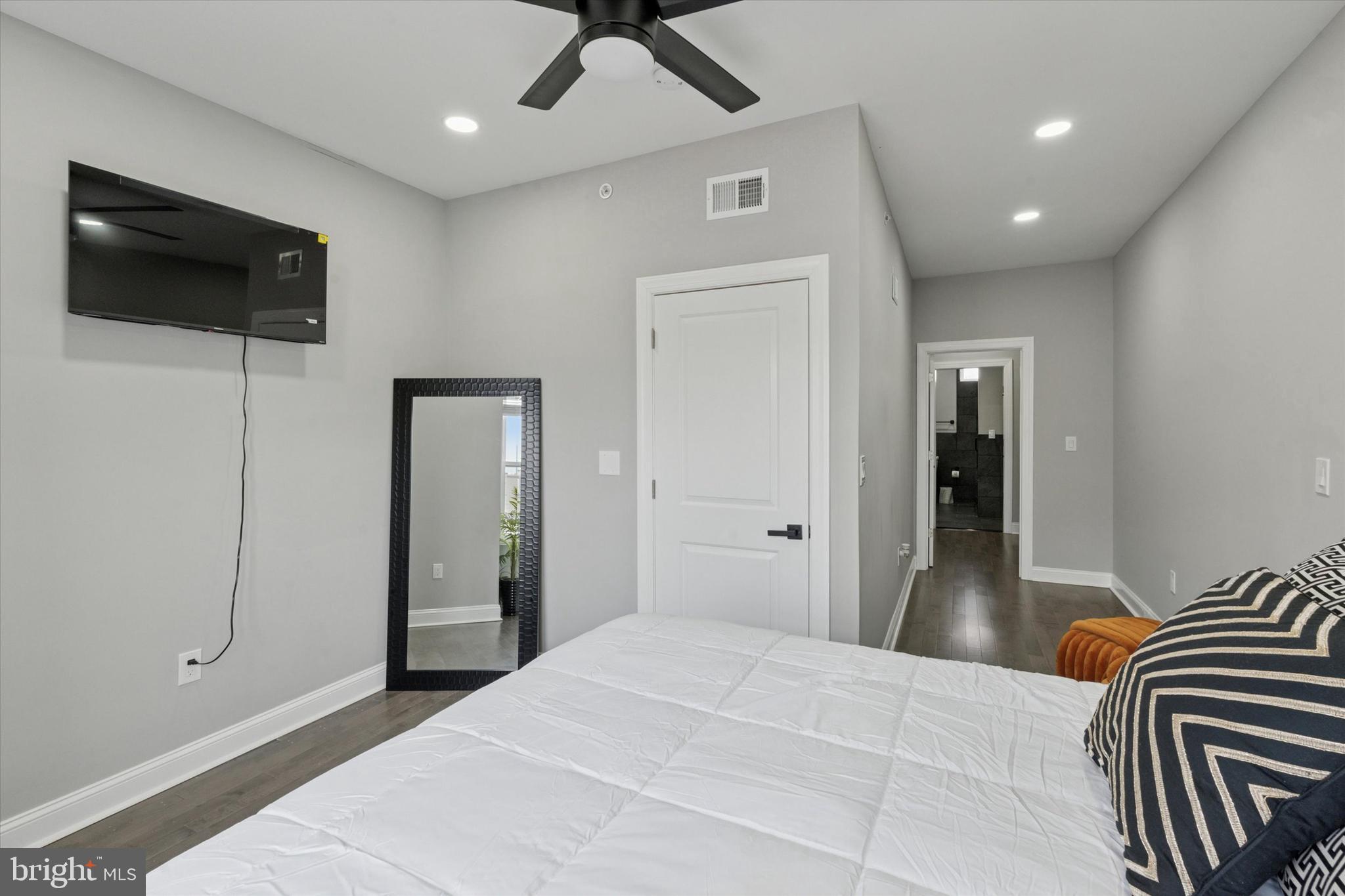 2248 Earp Street Philadelphia, PA 19146 - Photo 22 of 34