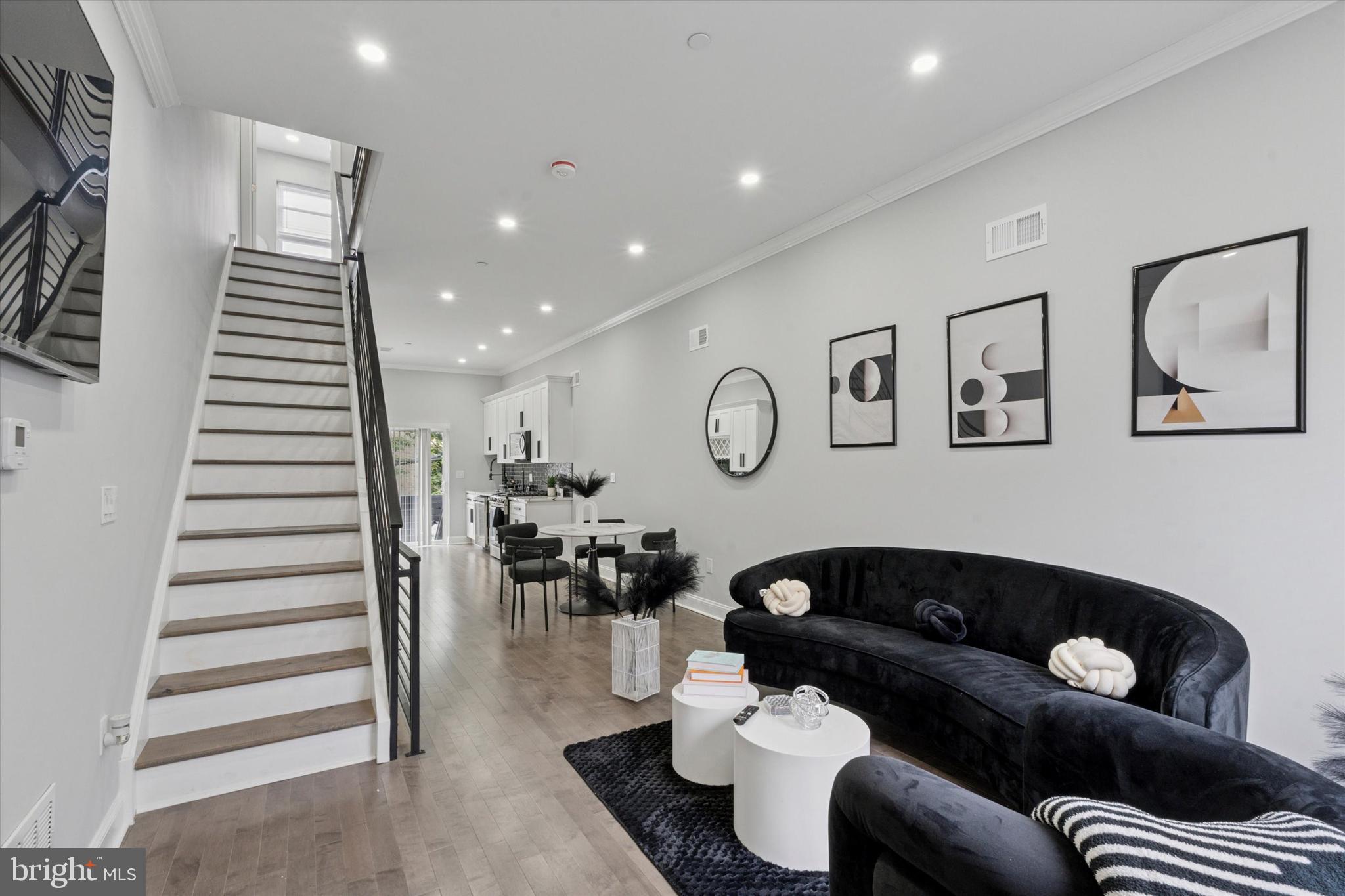 2248 Earp Street Philadelphia, PA 19146 - Photo 3 of 34