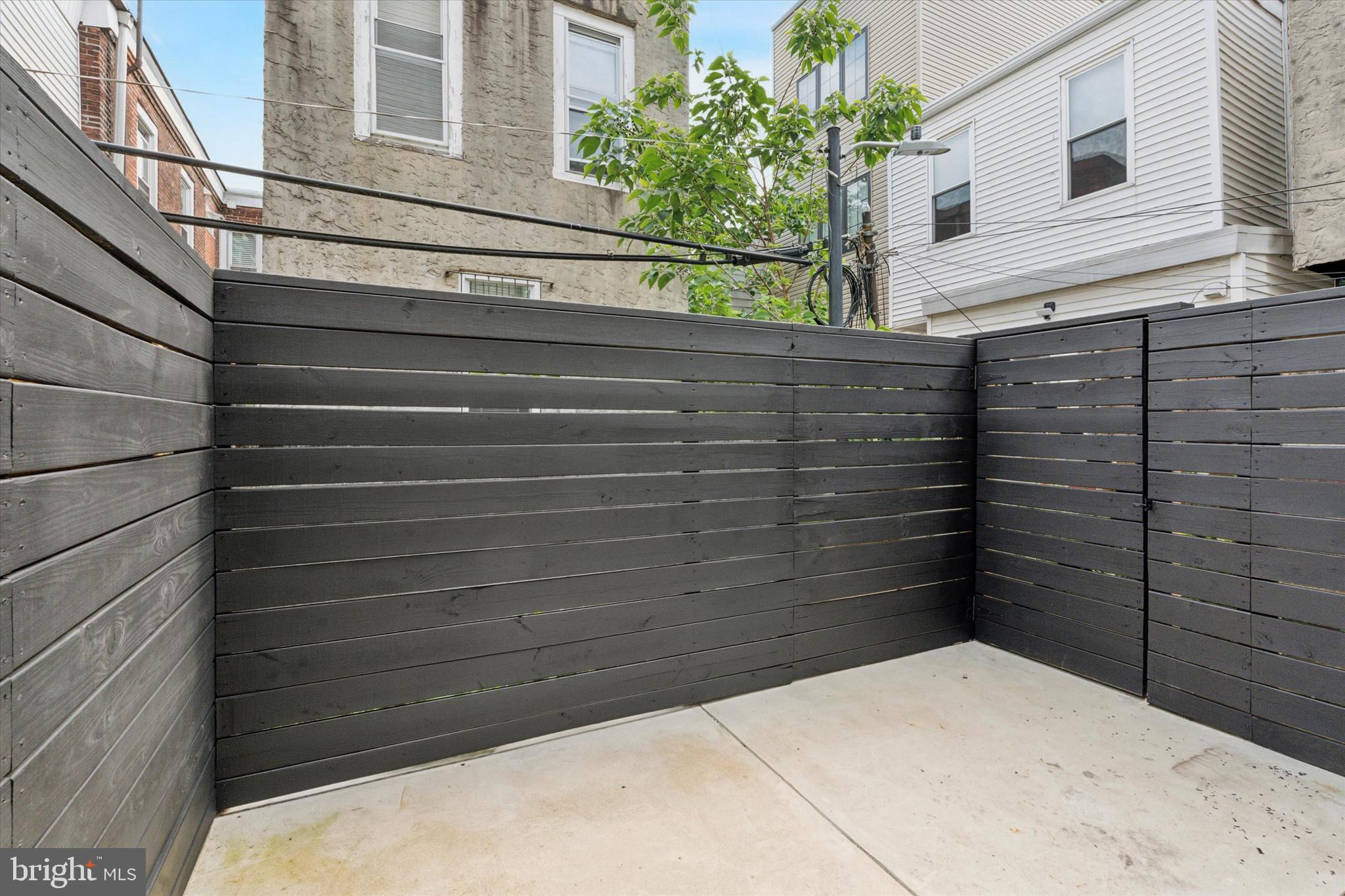 2248 Earp Street Philadelphia, PA 19146 - Photo 9 of 34