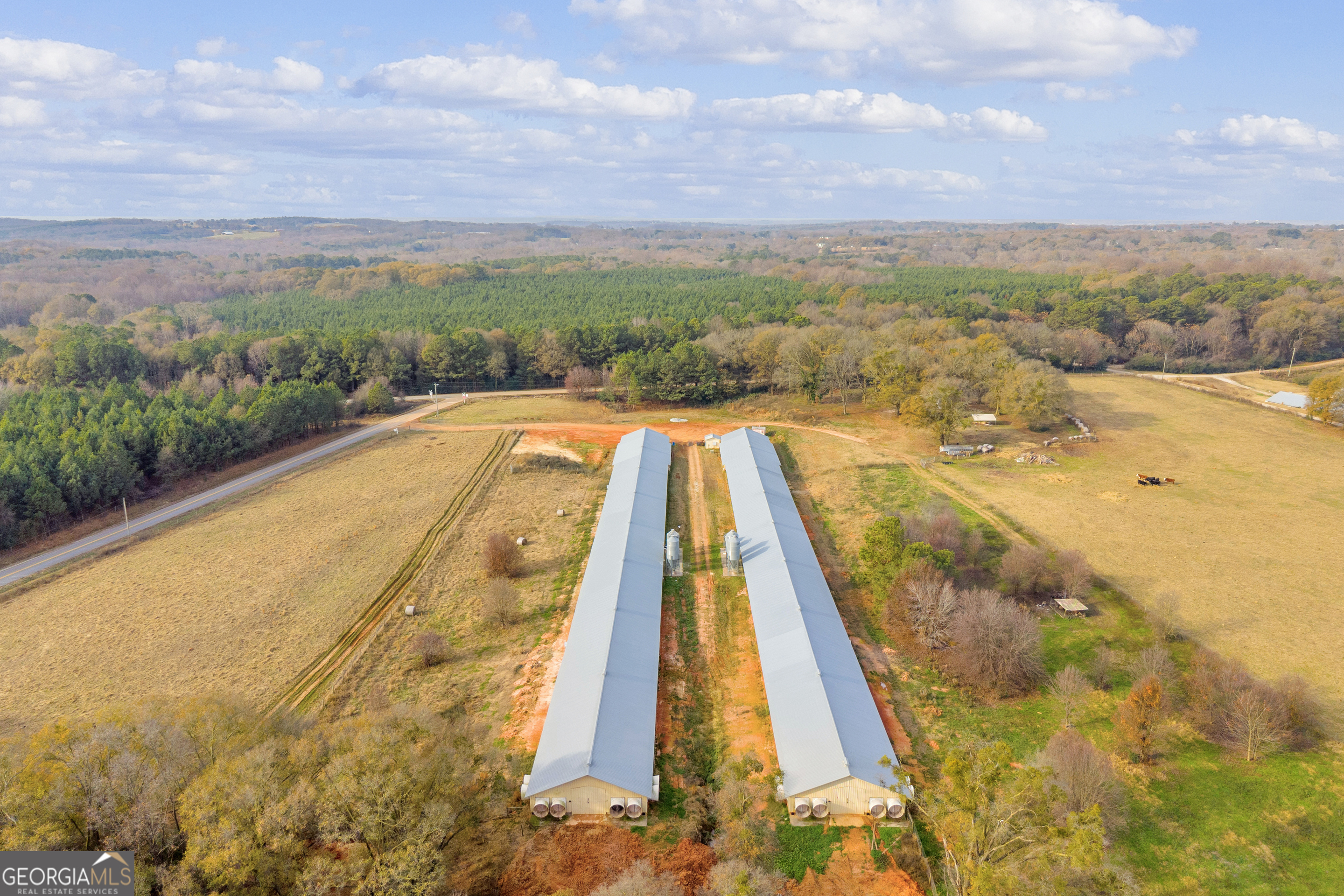 a view of swimming pool with a lake