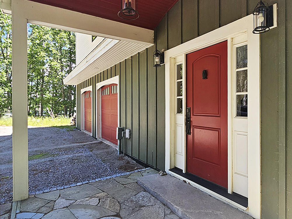 1004 Bremen Road Waldoboro, ME 04572 - Photo 21 of 63 Front Entry