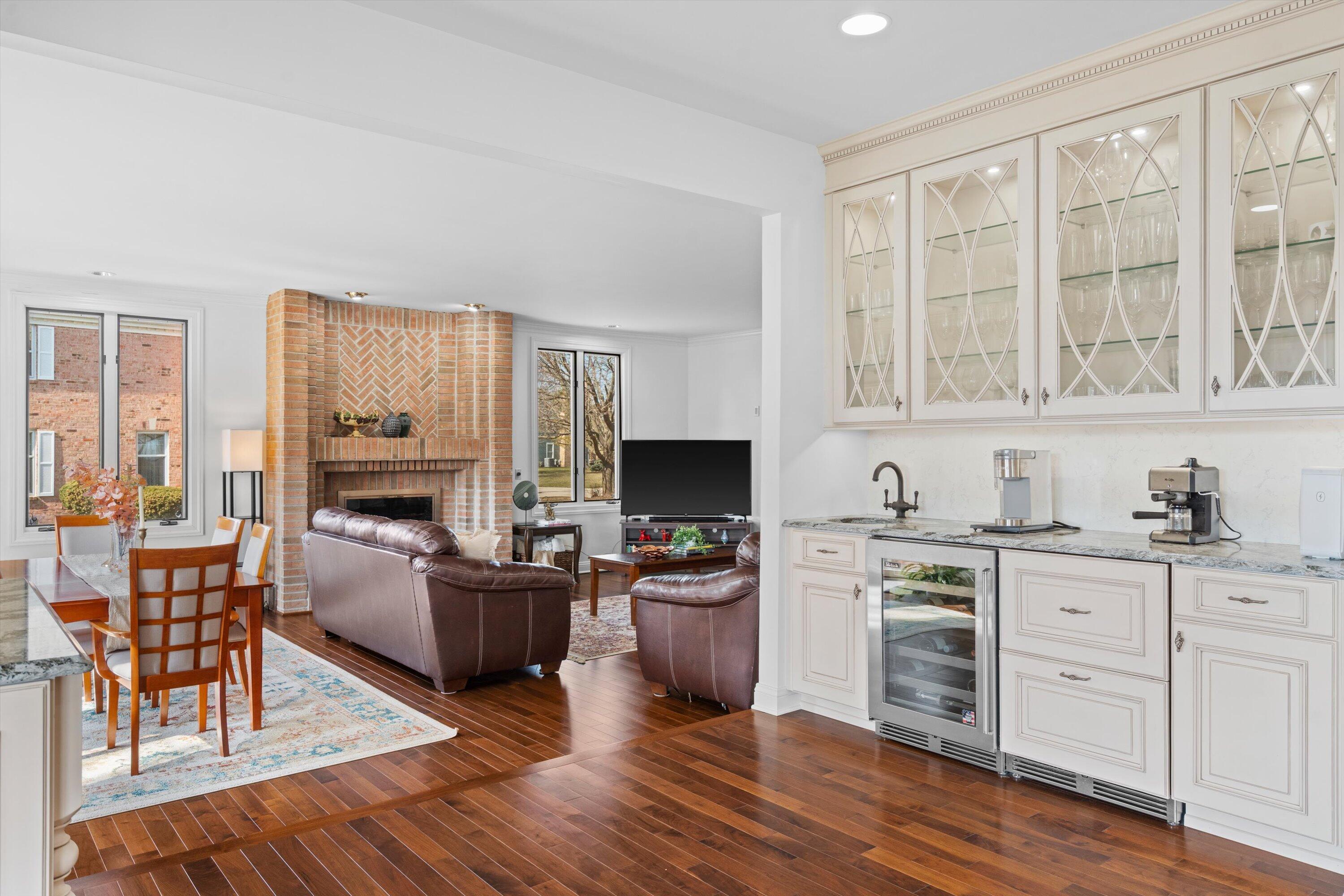 130 Lamplighter Lane Wind Point, WI 53402 - Photo 11 of 53 71-DSC05670