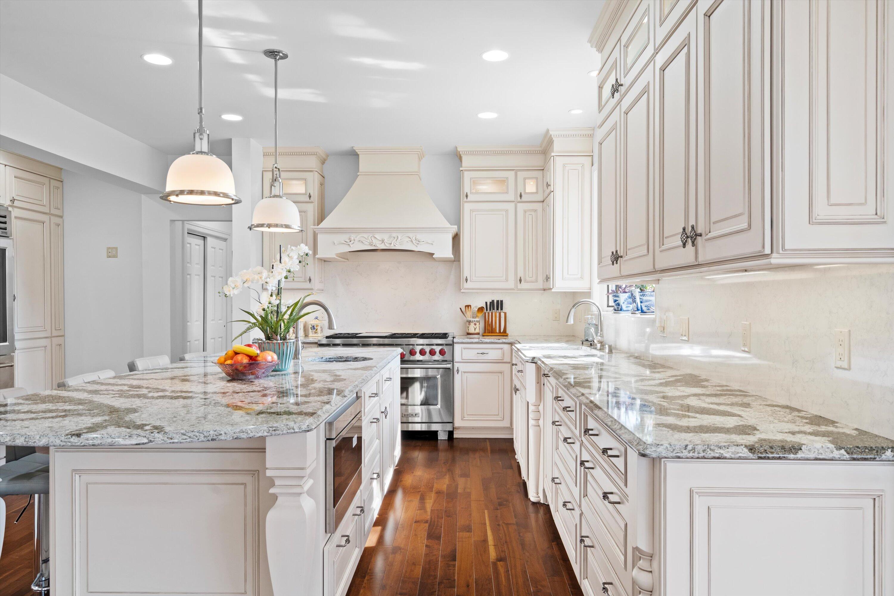 130 Lamplighter Lane Wind Point, WI 53402 - Photo 4 of 53 72-DSC05676