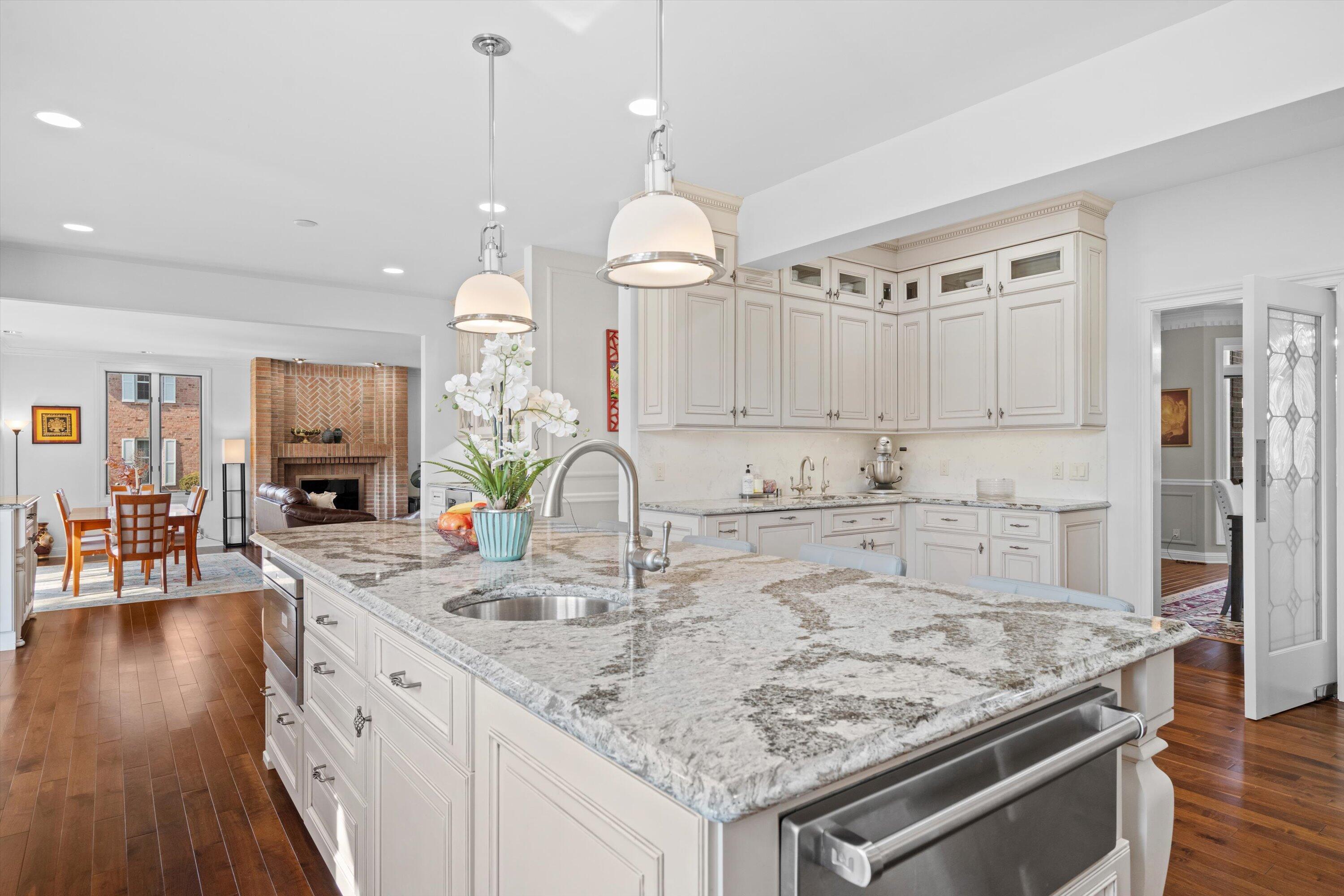 130 Lamplighter Lane Wind Point, WI 53402 - Photo 7 of 53 67-DSC05649