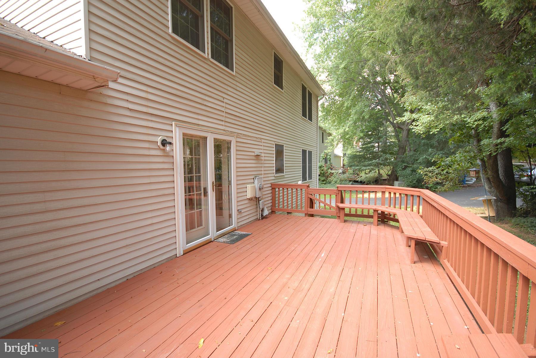 11436 Tanbark Drive Reston, VA 20191 - Photo 16 of 19 Exterior (General)