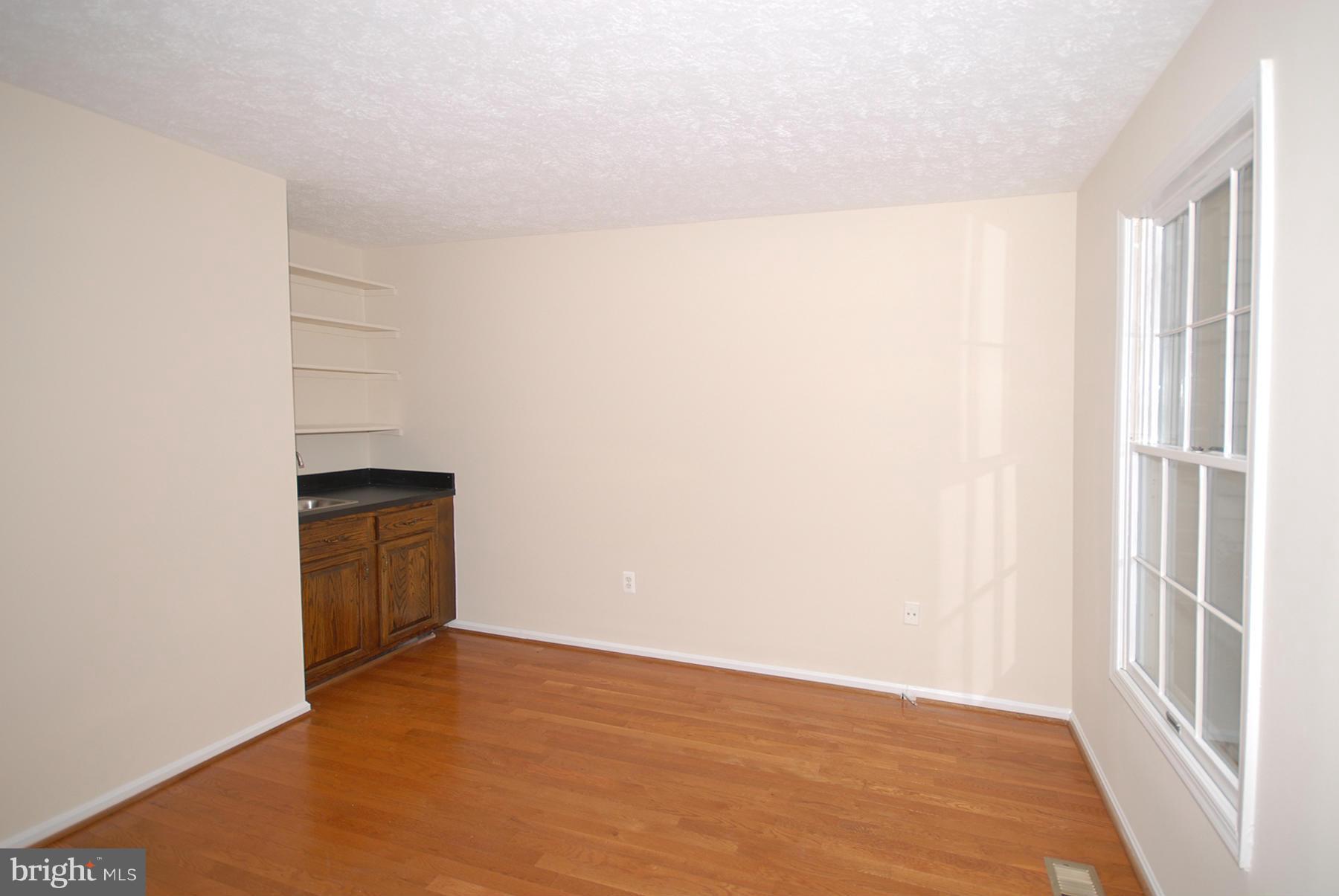 11436 Tanbark Drive Reston, VA 20191 - Photo 3 of 19 Interior (General)