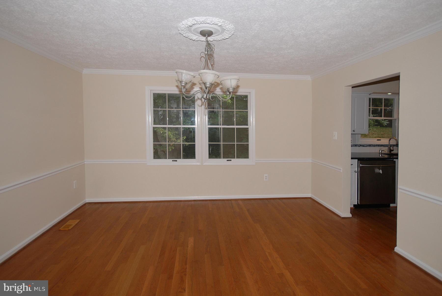 11436 Tanbark Drive Reston, VA 20191 - Photo 5 of 19 Dining Room