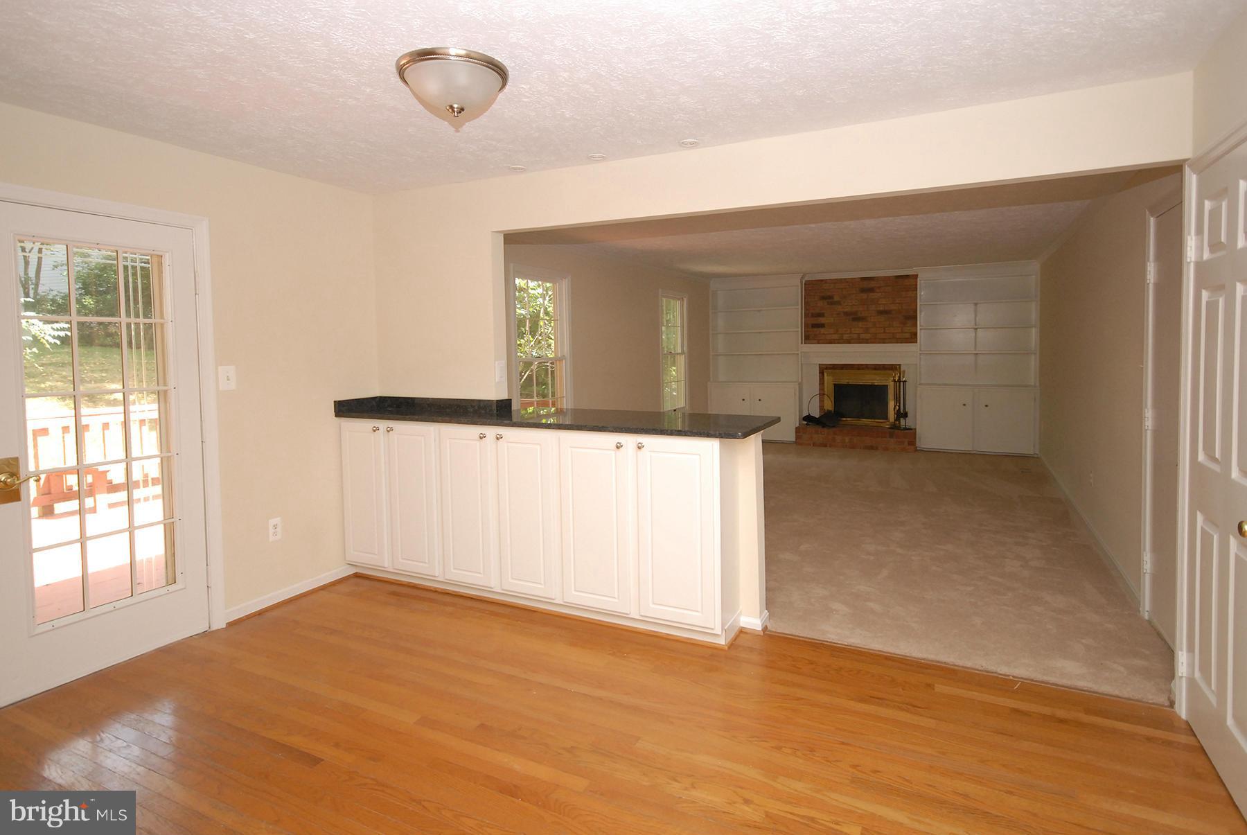 11436 Tanbark Drive Reston, VA 20191 - Photo 8 of 19 Kitchen