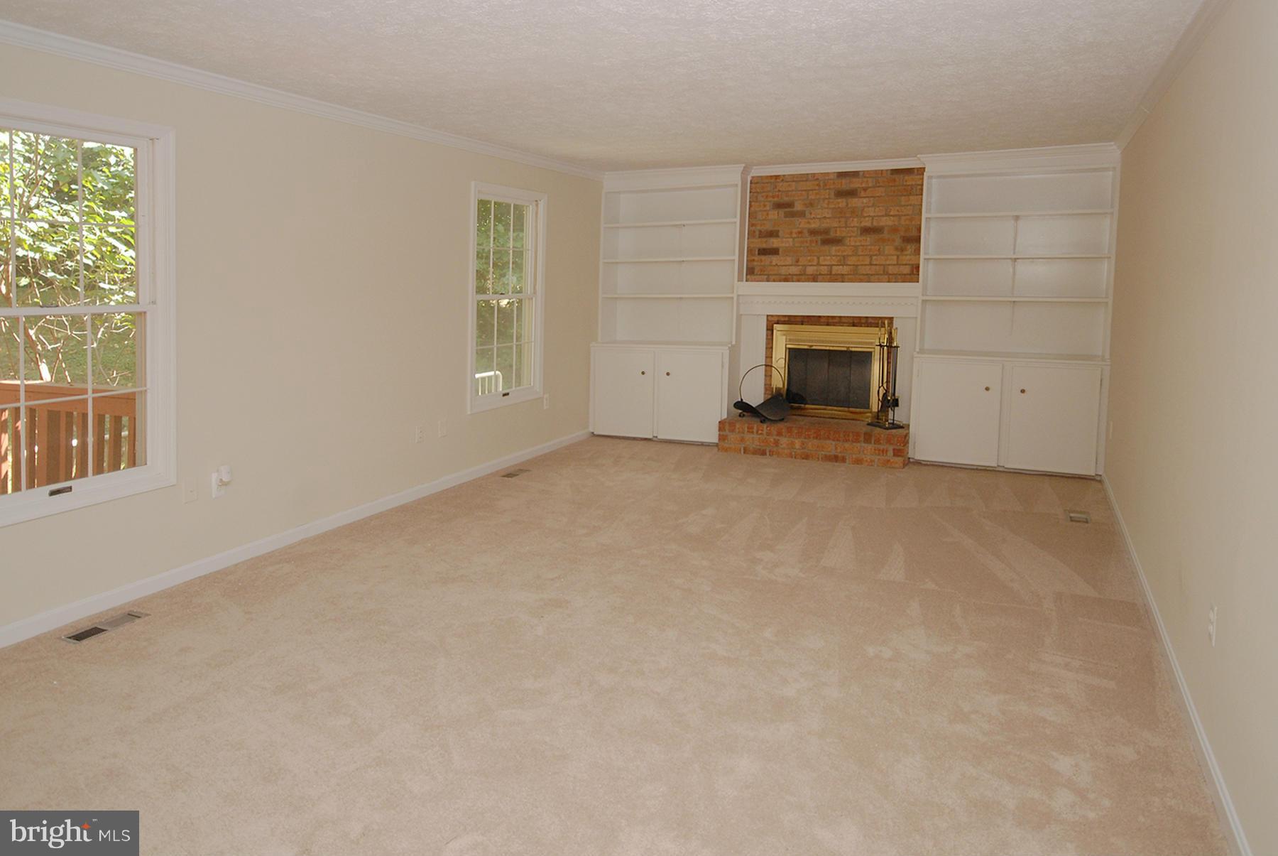 11436 Tanbark Drive Reston, VA 20191 - Photo 9 of 19 Family Room