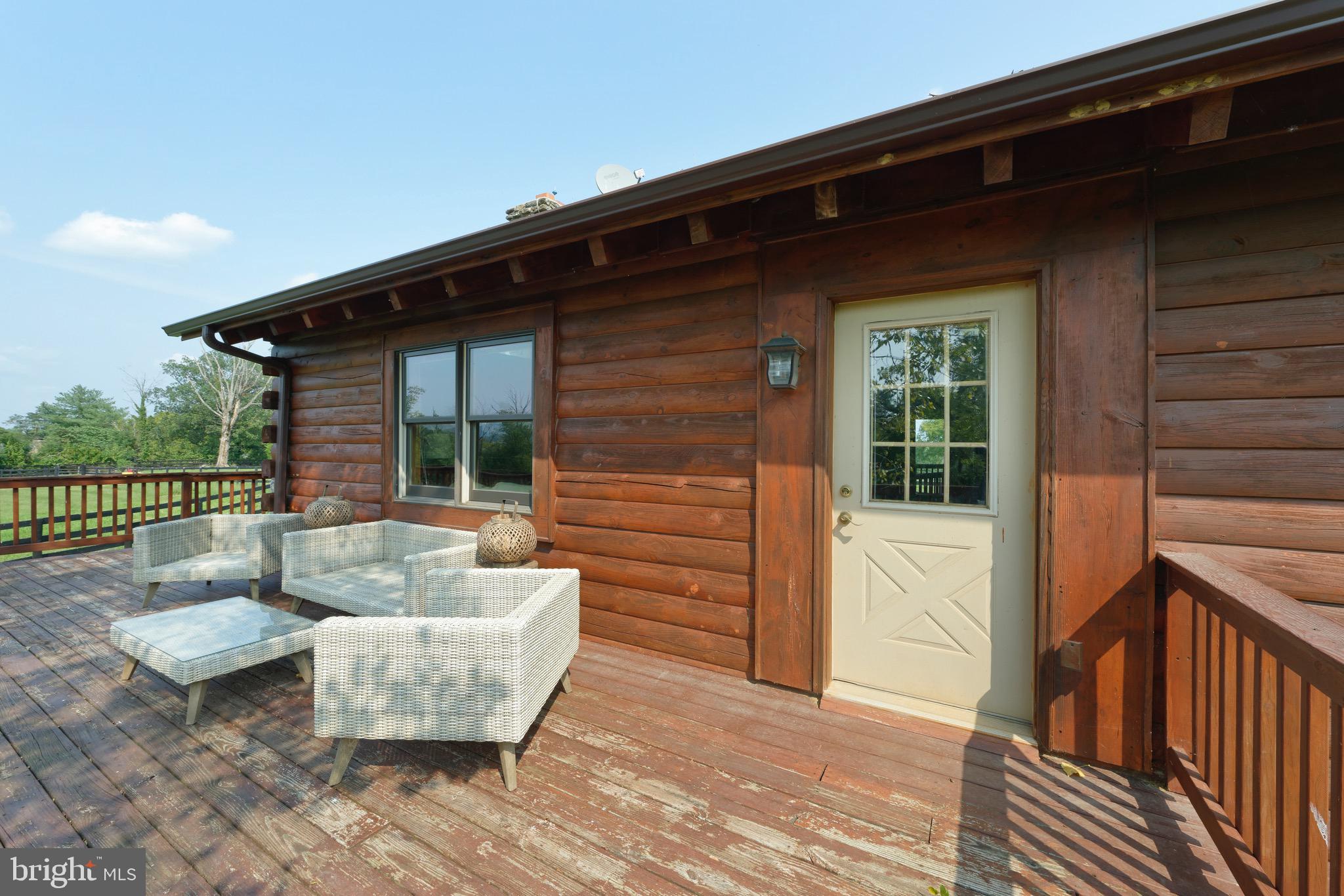 35075 Bloomfield Road Round Hill, VA 20141 - Photo 25 of 63 Great entertaining space on the back deck