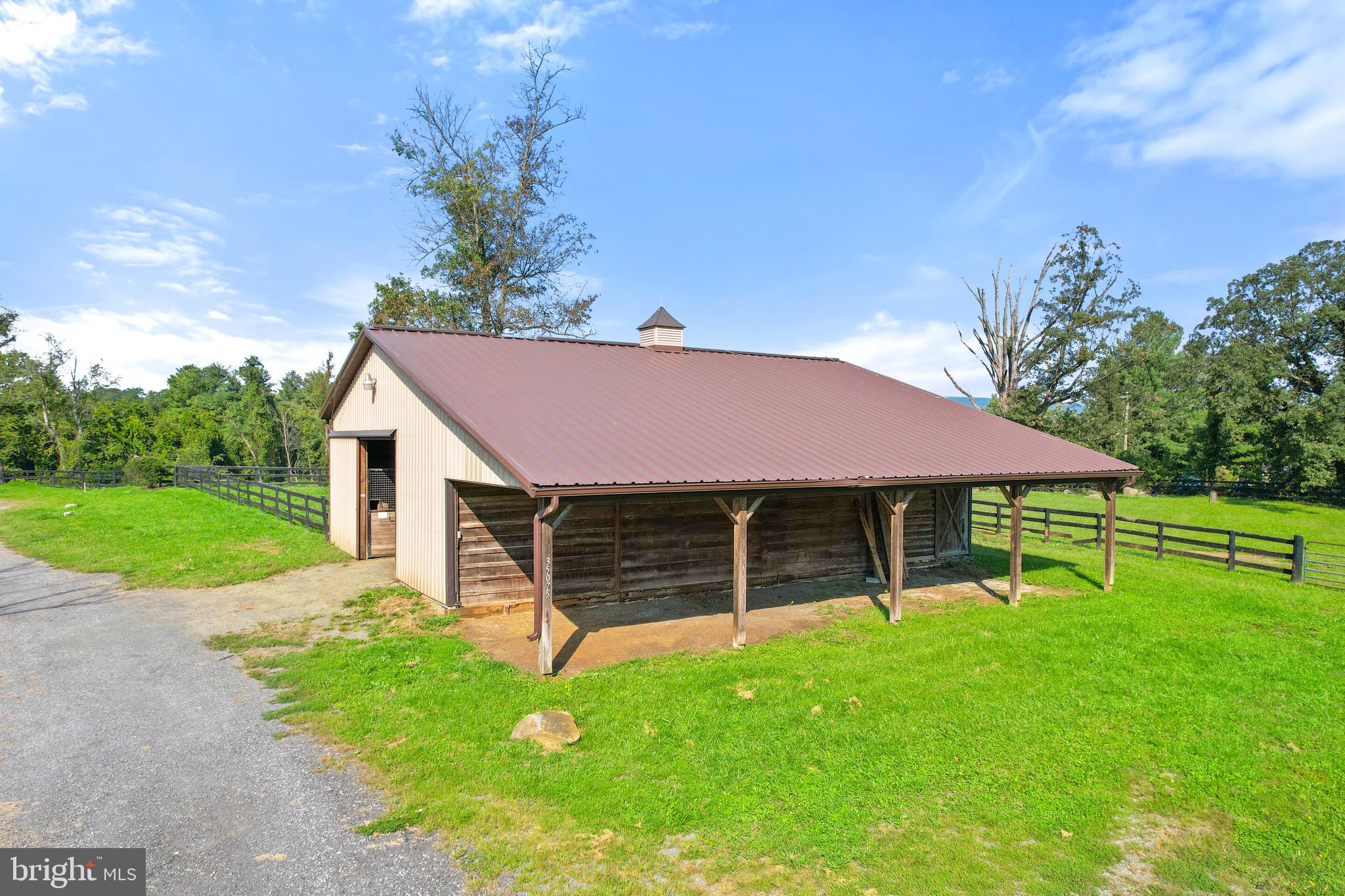35075 Bloomfield Road Round Hill, VA 20141 - Photo 30 of 63 View of the barn