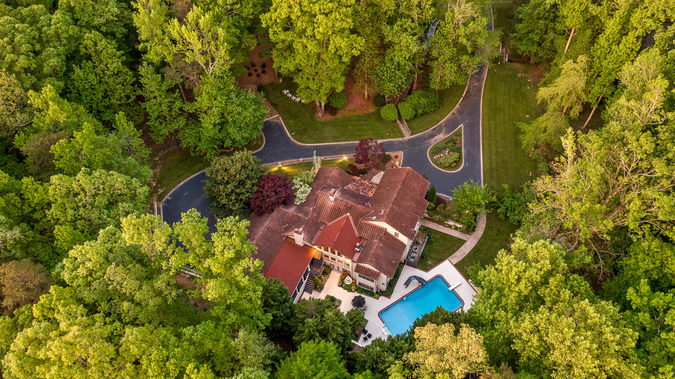 100 Hampton Road Signal Mountain, TN 37377 - Photo 54 of 62 Aerial View