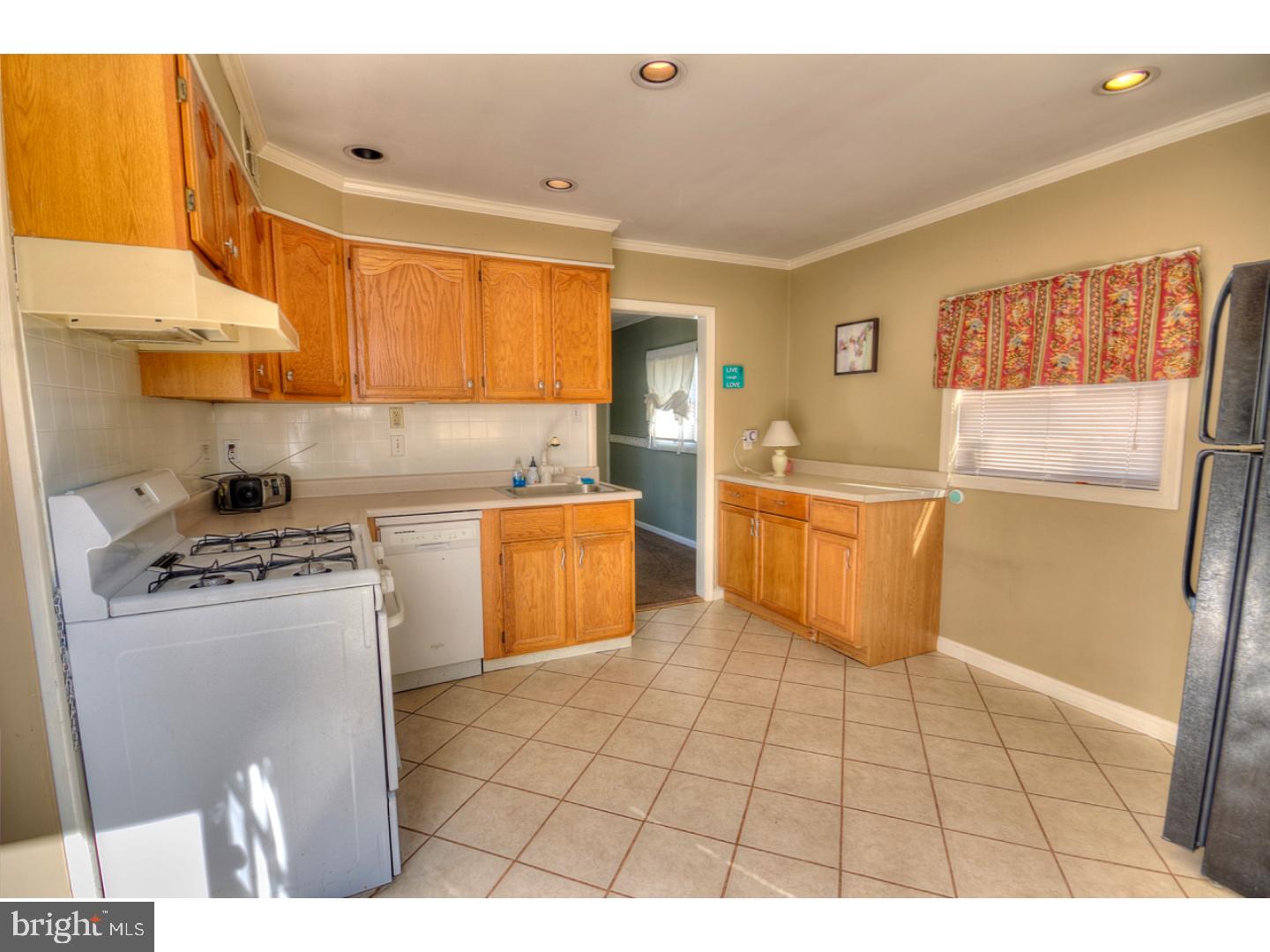 244 Devon Road Fairless Hills, PA 19030 - Photo 5 of 9 Gallery Image 5