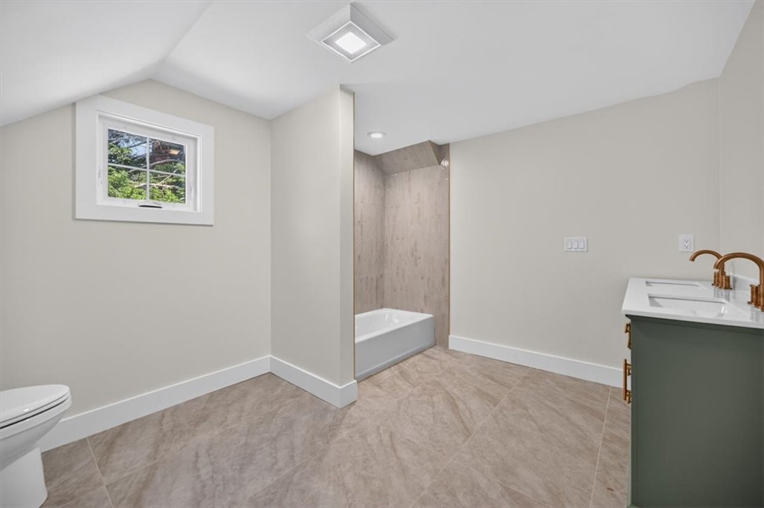 61 Applegate Road Cranston, RI 02920 - Photo 30 of 48 Gallery Image 30