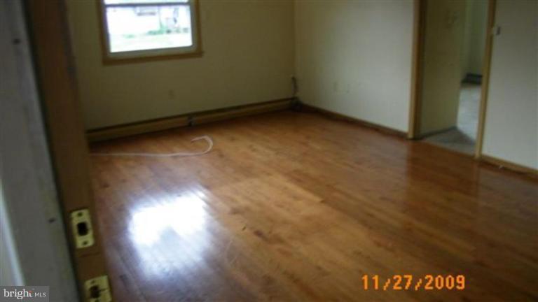 1406 Colchester Road Woodbridge, VA 22191 - Photo 2 of 4 Bedroom #1