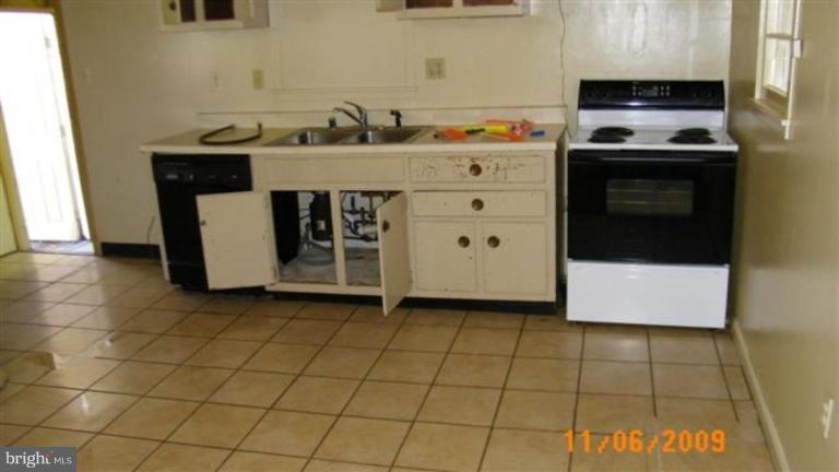1406 Colchester Road Woodbridge, VA 22191 - Photo 4 of 4 Kitchen