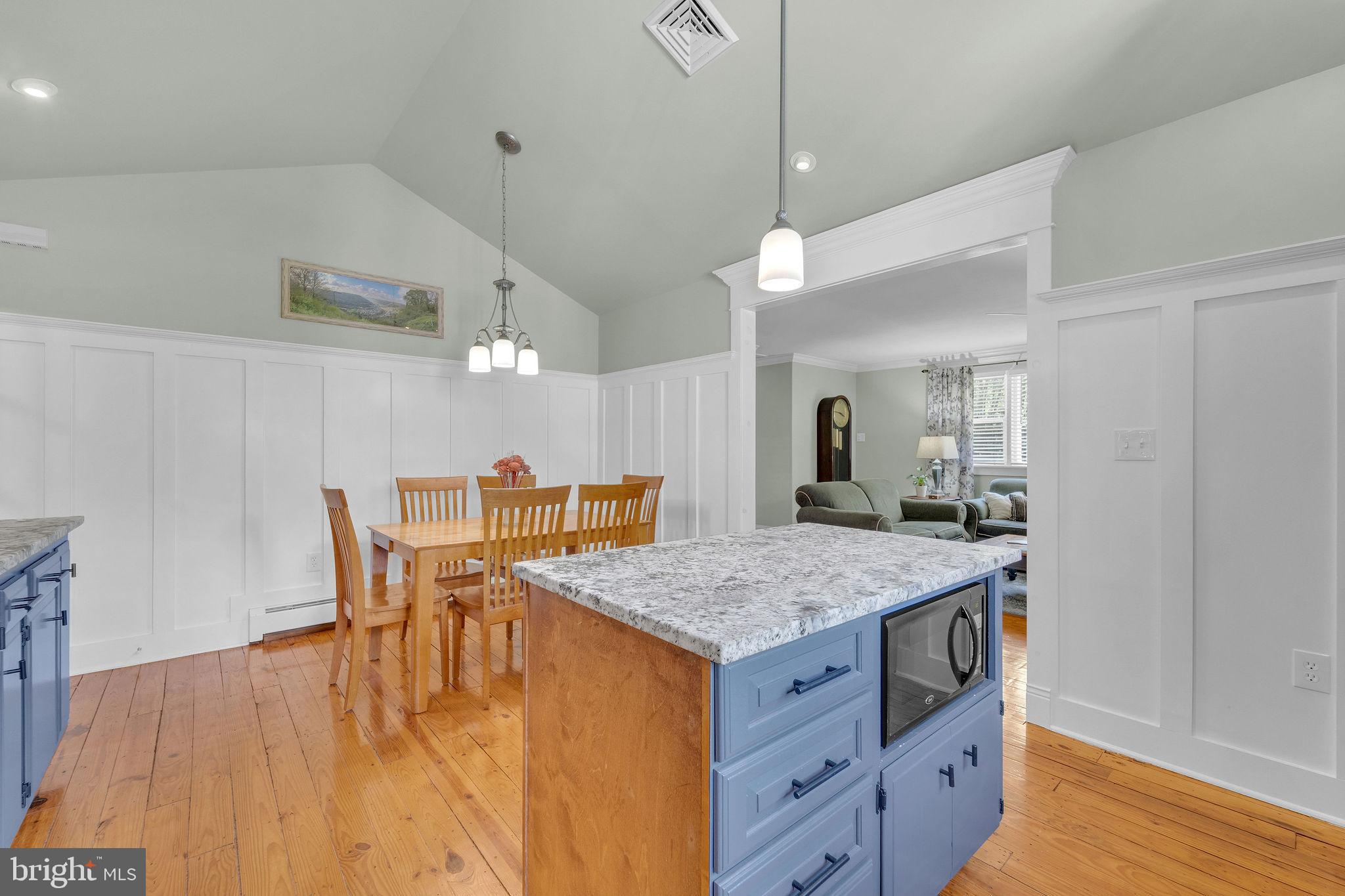 37 Skeet Road Medford, NJ 08055 - Photo 8 of 40 Custom paneled walls
