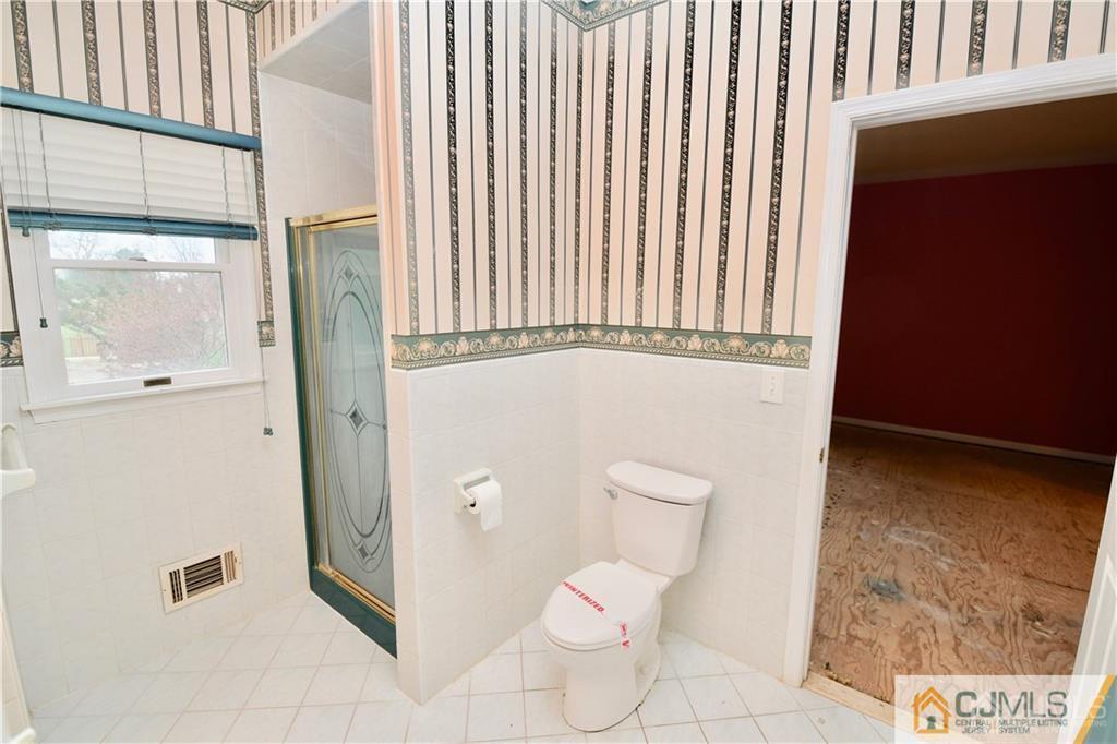 267 Summer Road Neshanic Station, NJ 08853 - Photo 13 of 25 a bathroom with a toilet