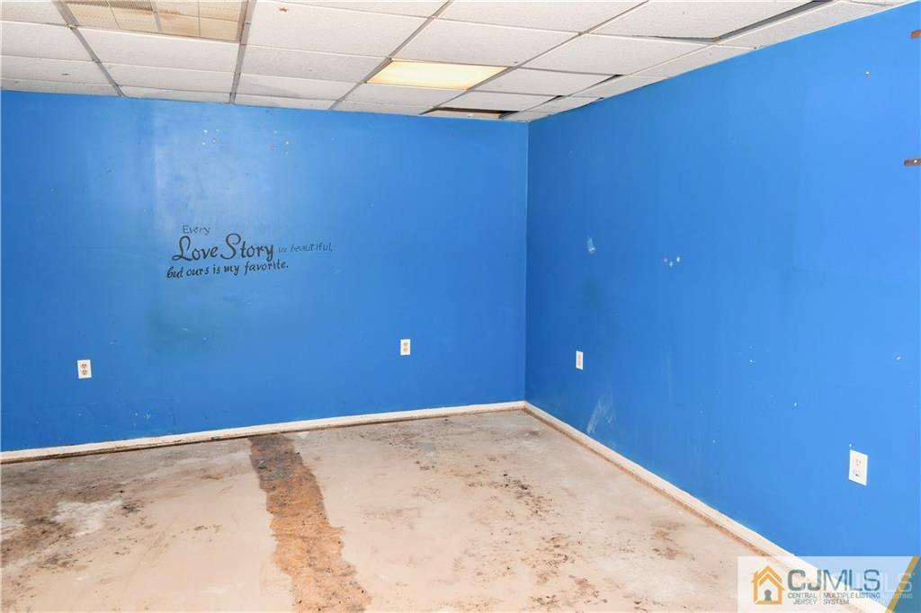 267 Summer Road Neshanic Station, NJ 08853 - Photo 19 of 25 a view of a big room with closet