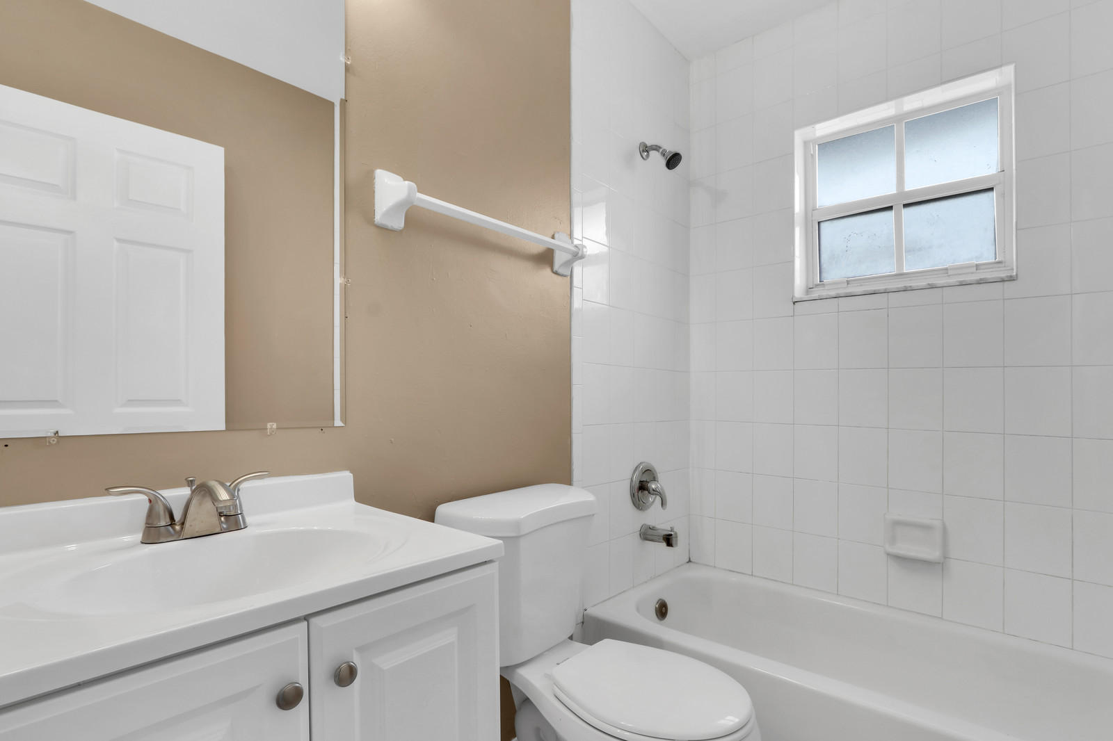 2520 R J Hendley Avenue Riviera Beach, FL 33404 - Photo 17 of 26 19_Image_19_of_26_mls