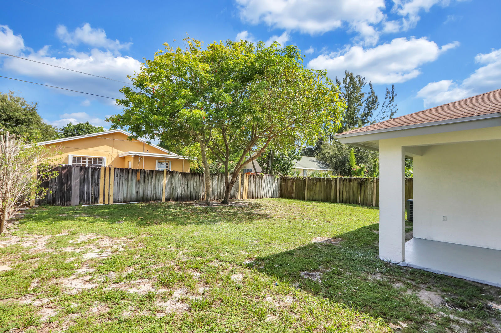 2520 R J Hendley Avenue Riviera Beach, FL 33404 - Photo 20 of 26 23_Image_23_of_26_mls