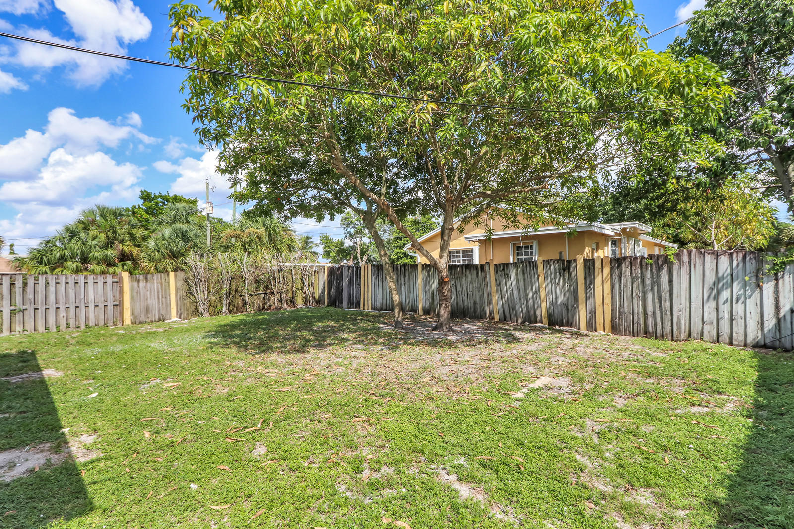 2520 R J Hendley Avenue Riviera Beach, FL 33404 - Photo 23 of 26 26_Image_26_of_26_mls