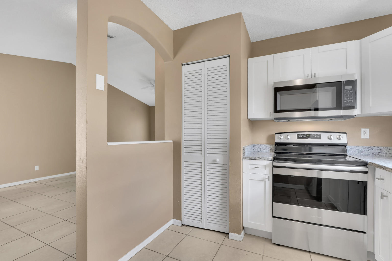 2520 R J Hendley Avenue Riviera Beach, FL 33404 - Photo 6 of 26 13_Image_13_of_26_mls