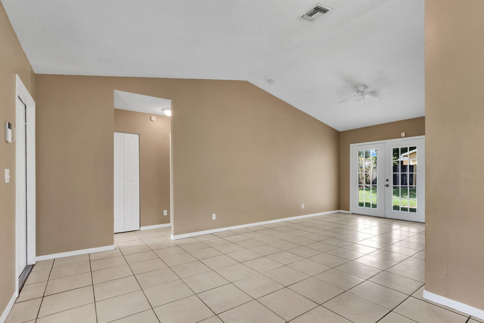 2520 R J Hendley Avenue Riviera Beach, FL 33404 - Photo 7 of 26 06_Image_6_of_26_mls