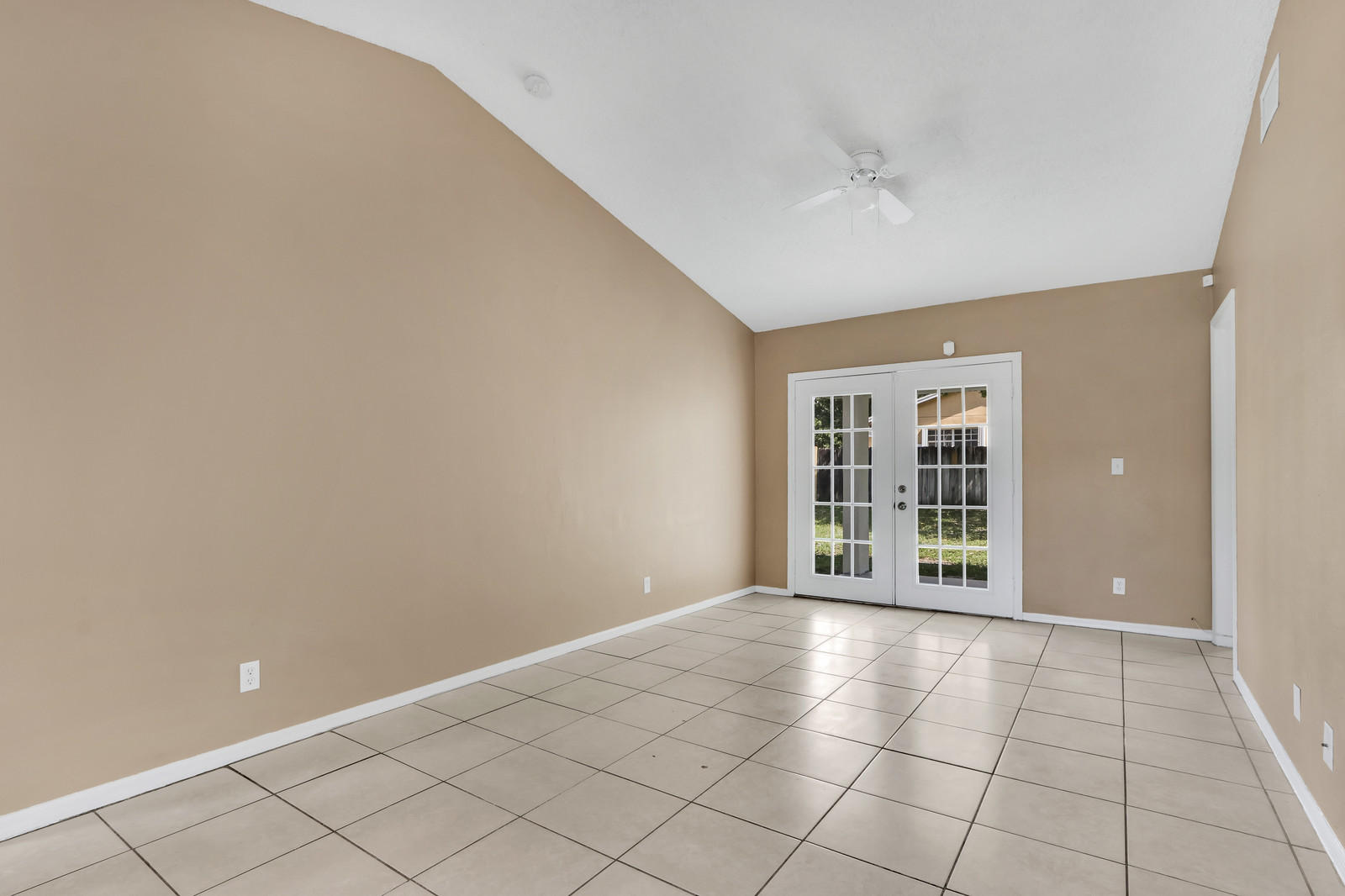 2520 R J Hendley Avenue Riviera Beach, FL 33404 - Photo 10 of 26 10_Image_10_of_26_mls