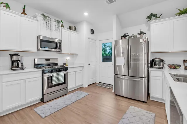 $2,150 | 6308 Astoria Park Lane, Porter, TX 77365