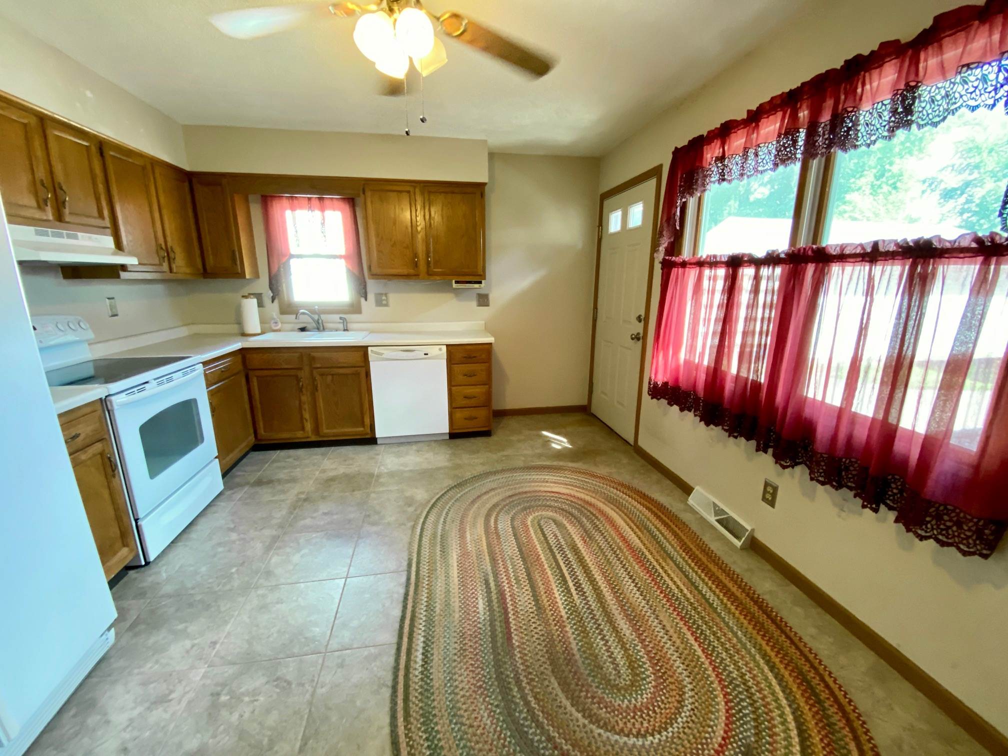 3016 Stokebridge Road Springfield, IL 62702 - Photo 4 of 22