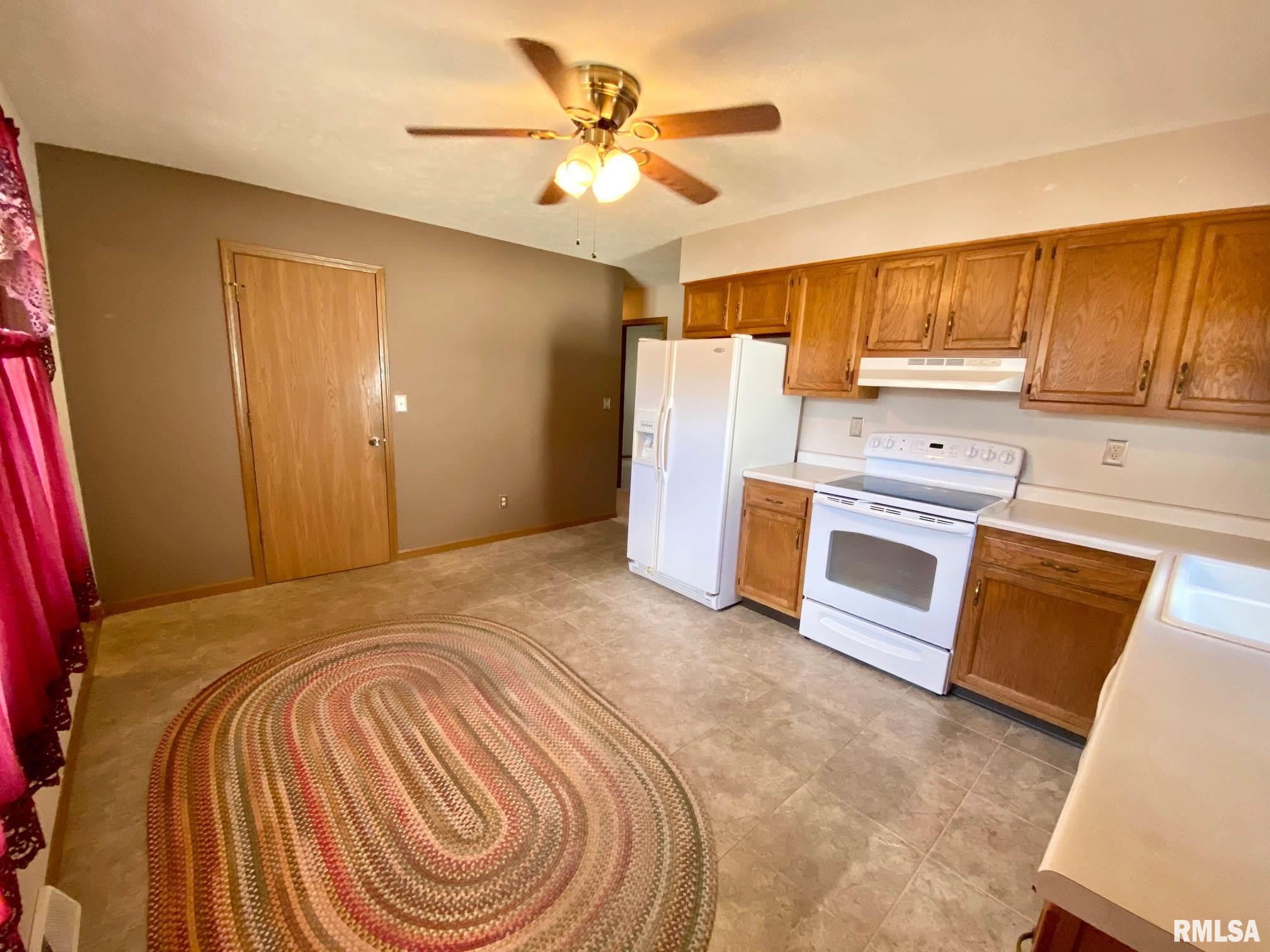 3016 Stokebridge Road Springfield, IL 62702 - Photo 5 of 22