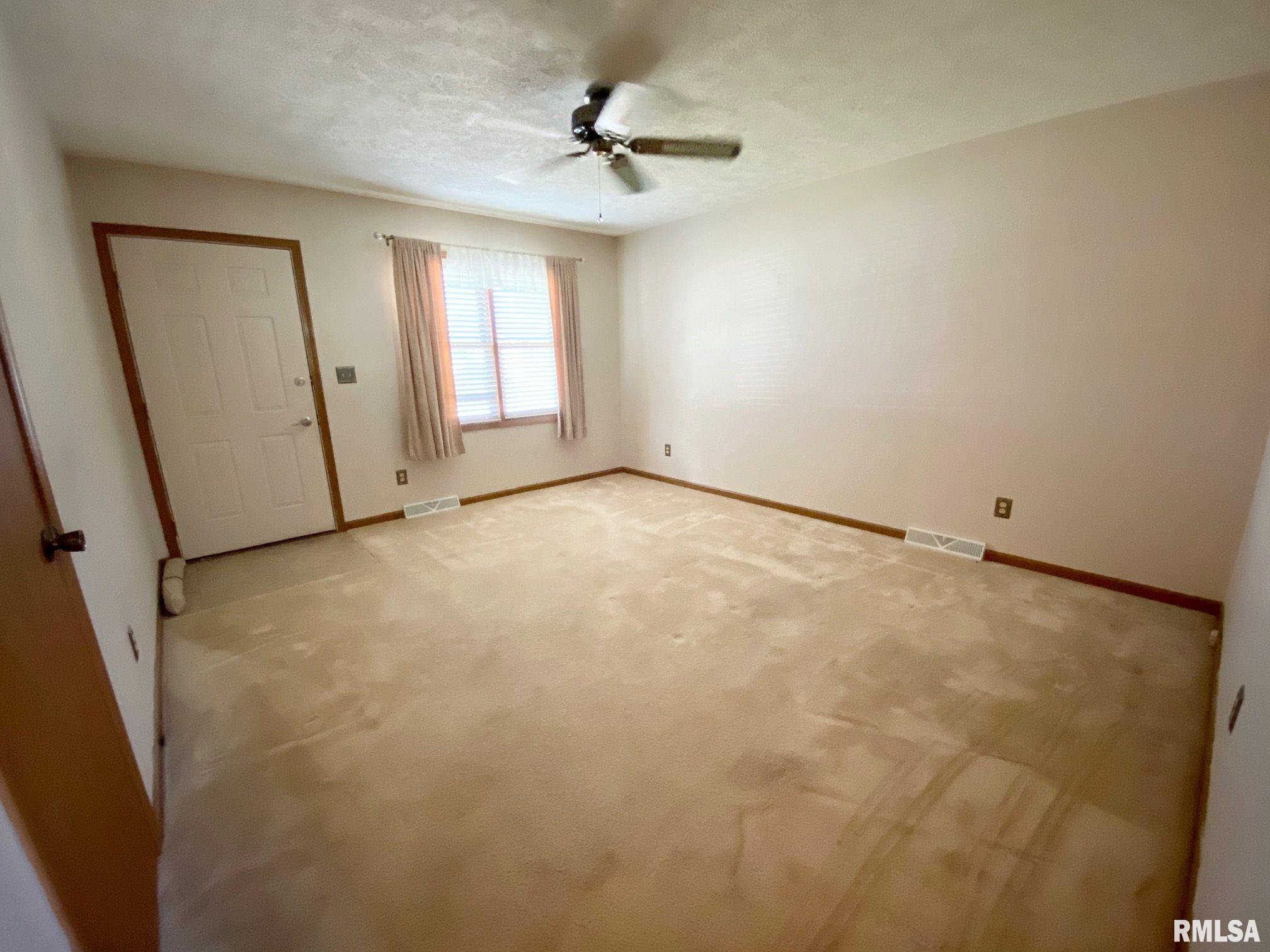 3016 Stokebridge Road Springfield, IL 62702 - Photo 7 of 22
