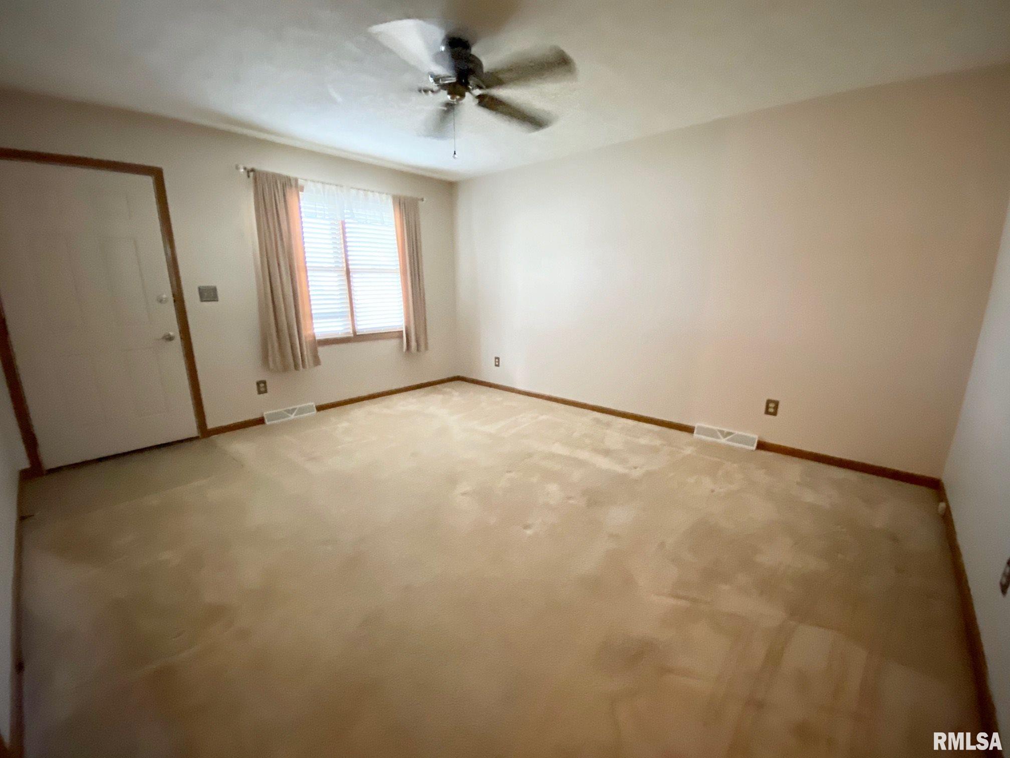 3016 Stokebridge Road Springfield, IL 62702 - Photo 8 of 22