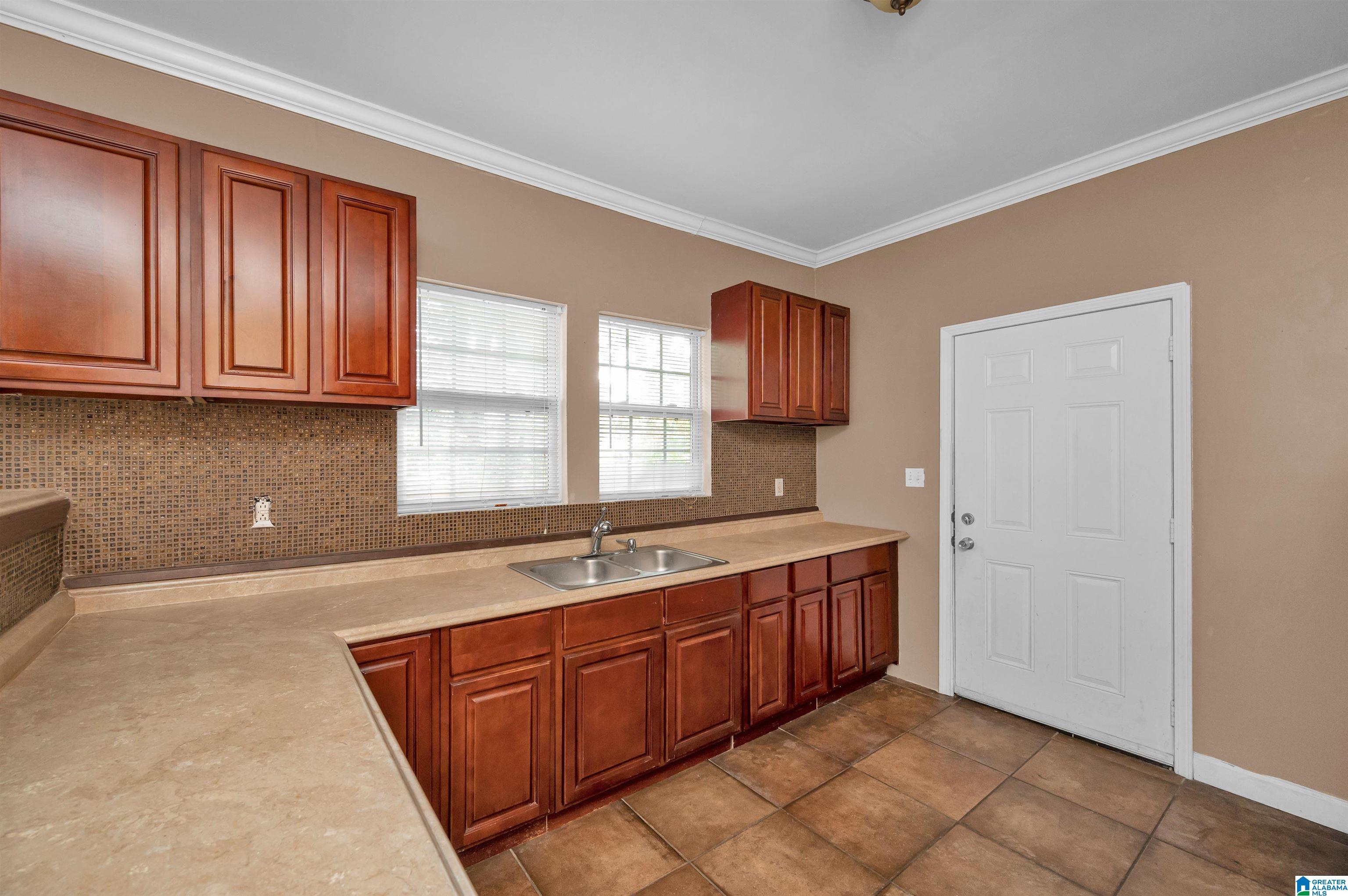 2211 25th Street Southwest Birmingham, AL 35208 - Photo 15 of 30