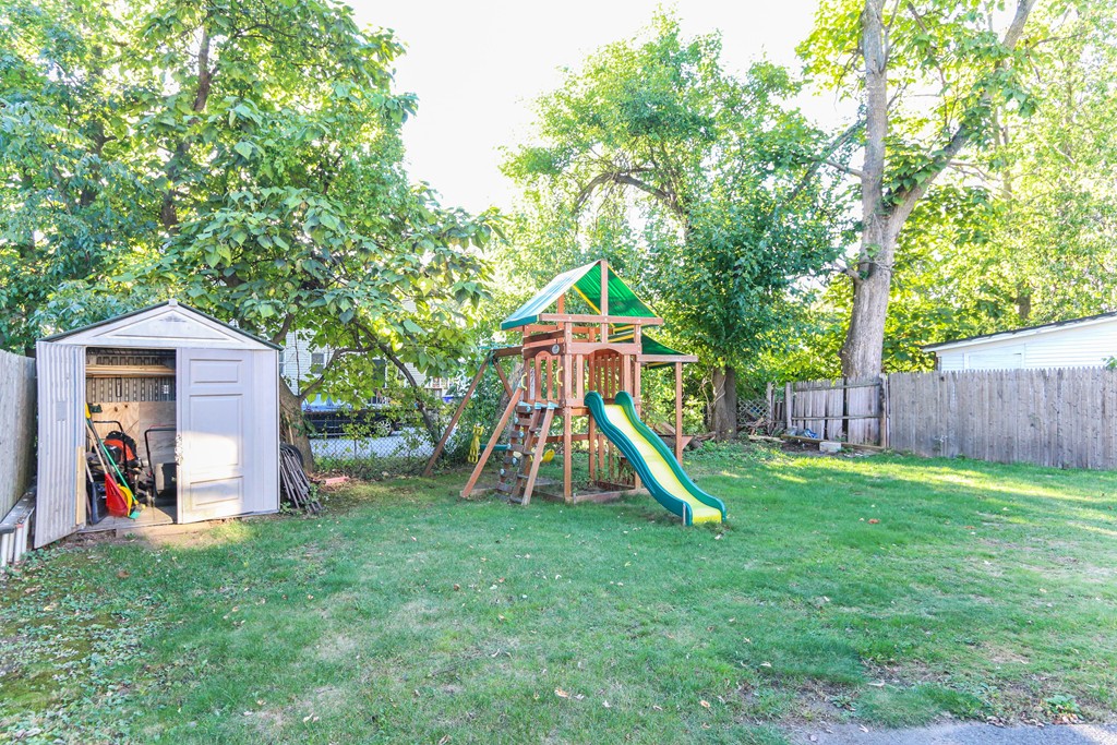62-64 Drexel Street Springfield, MA 01104 - Photo 7 of 8 Gallery Image 7