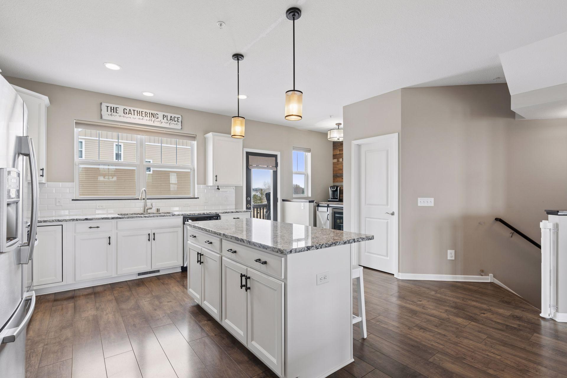 15452 Eames Way Apple Valley, MN 55124 - Photo 3 of 67