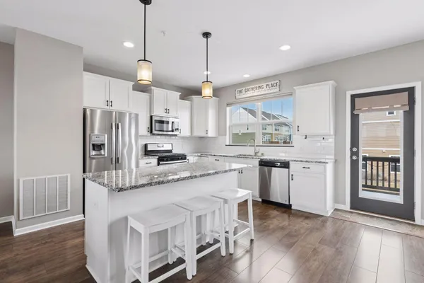 $395,000 | 15452 Eames Way, Apple Valley, MN 55124