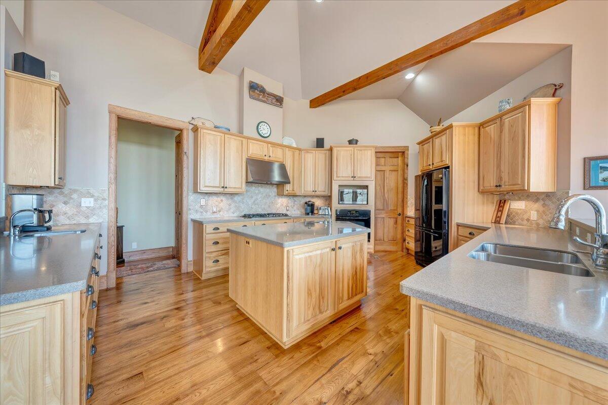 144 Seven Ridges Road Hot Springs, VA 24445 - Photo 15 of 99 15 Corian Countertops