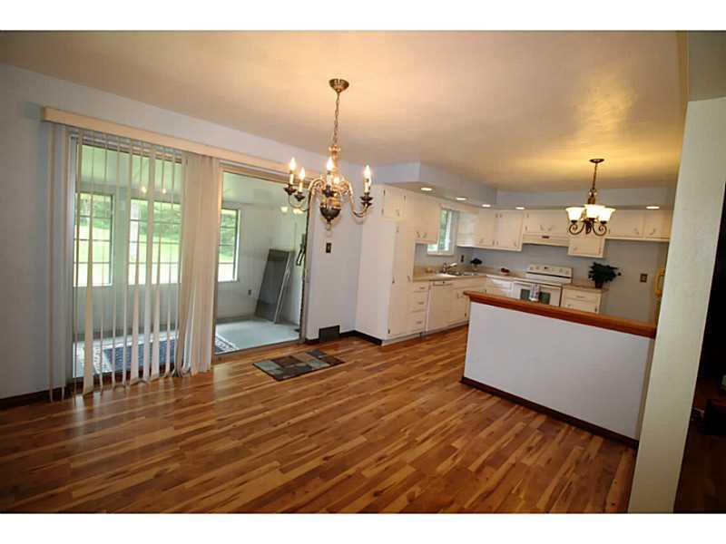 5530 Gibson Road Gibsonia, PA 15044 - Photo 6 of 14 Kitchen.