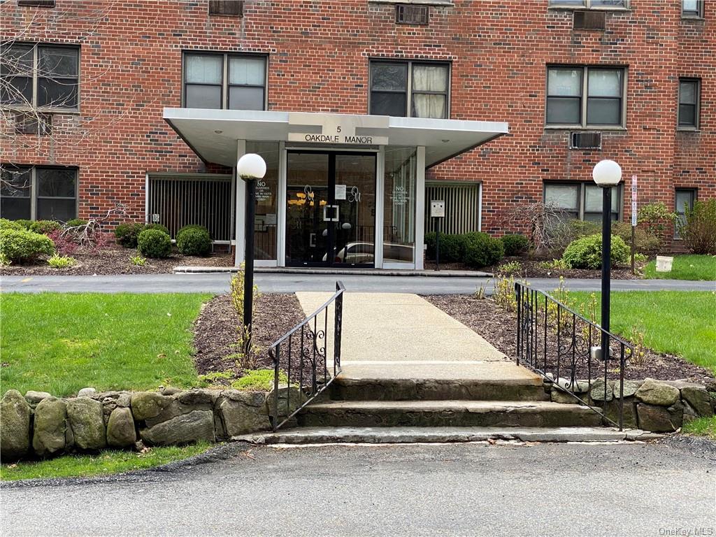 5 Oakdale Manor, Unit C24, Suffern, NY 10901 Compass