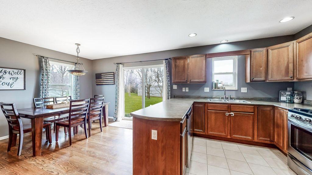 5419 Refugee Road Southwest Pataskala, OH 43062 - Photo 7 of 49